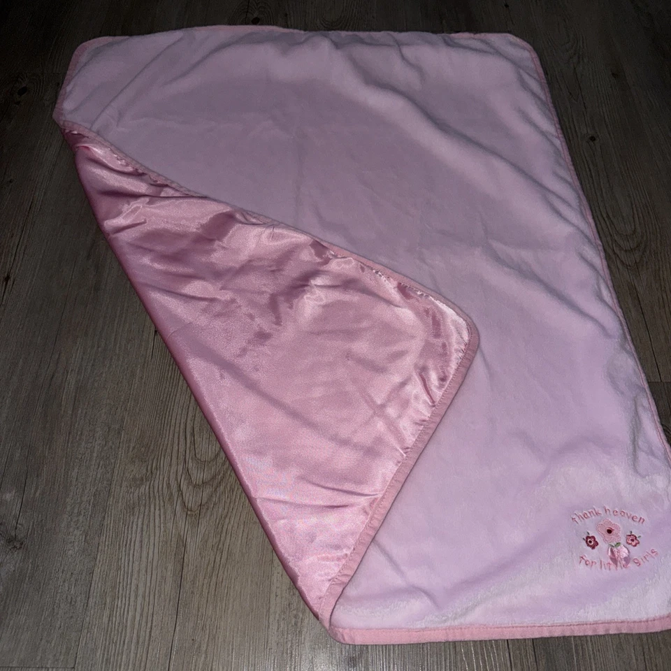 CARTER'S Rosa Gracias al Cielo por Niñas Pequeñas Flores Arco Satinado Manta Bebé Usada en Excelente Condición Foto 2 de 4