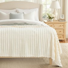 Soft Fleece Cream White Blanket King Size for Bed, Cozy Fluffy Plush Flannel Lar