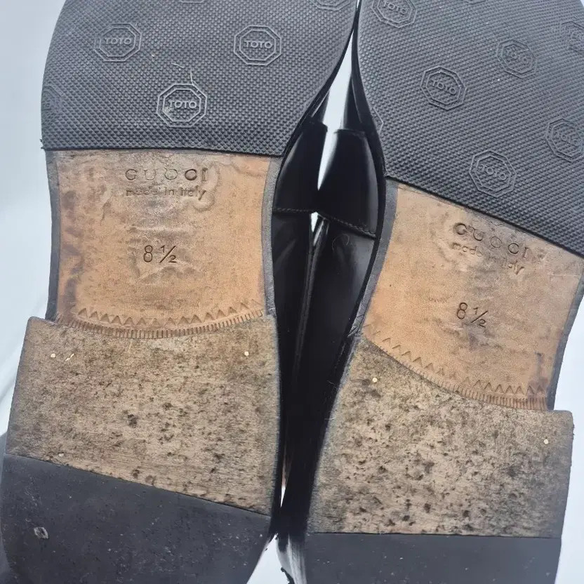 Gucci Black Leather Loafers with Gold Accents 270 thumbnail 6