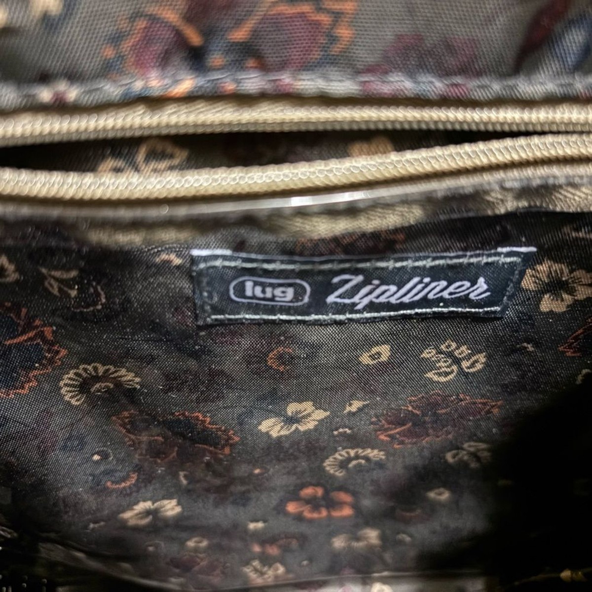Lug Zipliner 2 convertible hobo bag metallic walnut backpack  display picture 2