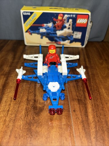 VINTAGE LEGO SPACE 6846 TRI-STAR VOYAGER 100% PARTS COMPLETE w BOX & MANUAL - Picture 2 of 10