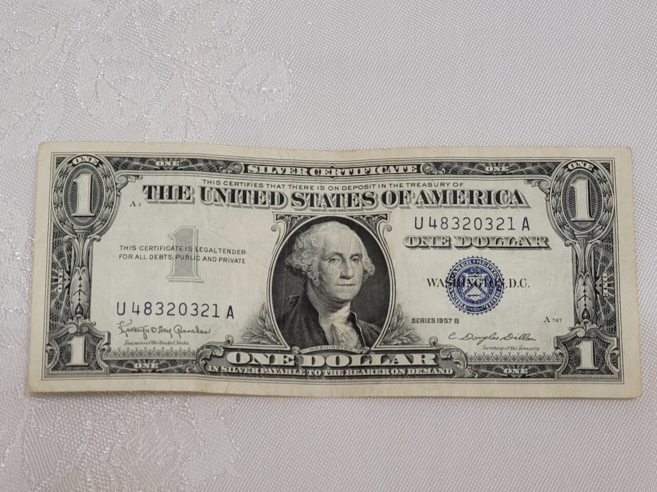 1 1957 Silver Certificate Blue Seal Dollar Bill Very Good Condition 1-1957-silver-certificate-blue-seal-dollar-bill-very-good-condition
