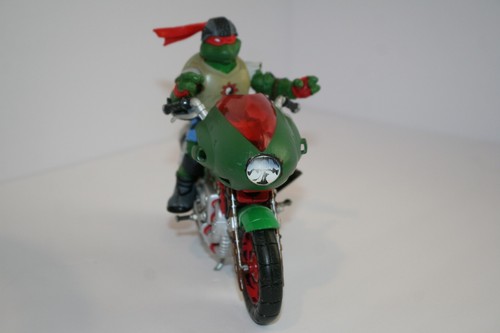 Teenage Mutant Ninja Turtle Raphael 2003 On Motorcycle, *REAR WHEEL BROKEN* - Picture 3 of 6