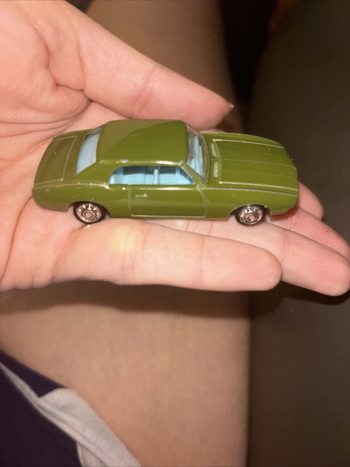 Vintage Playart Verde Chevrolet Camaro SS Carro - Clássico Colecionável Base Branca - Imagem 3 de 4