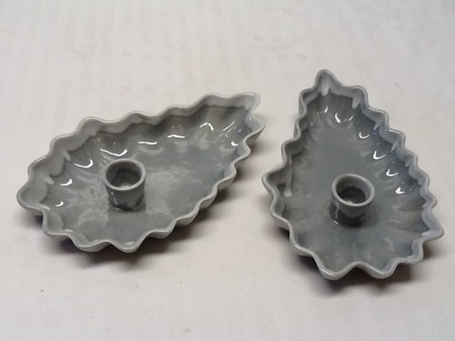 Vintage Hull Pottery Grey Foam Drip Matching Candle Holders - Picture 4 of 12