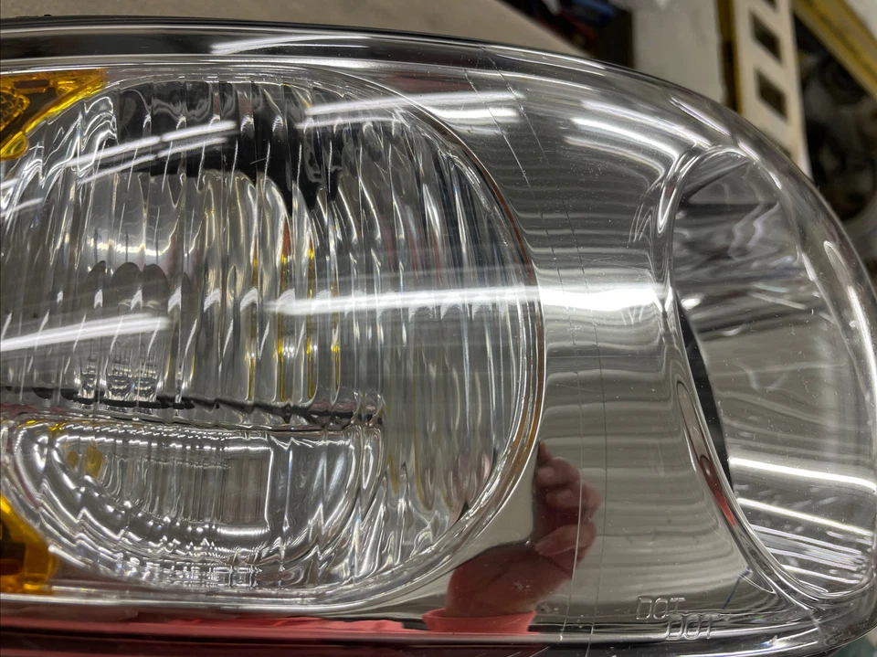 Faro genuino GM con lámpara de esquina derecha 2000-05 Buick LeSabre 25769598 usado Foto 3 de 4