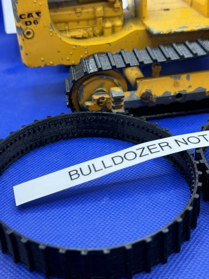 1 PAIR OF NEW TRACKS FOR VINTAGE ERTL CATERPILLAR D-6 CRAWLER/DOZER  1/24 SCALE - Image 2 of 4