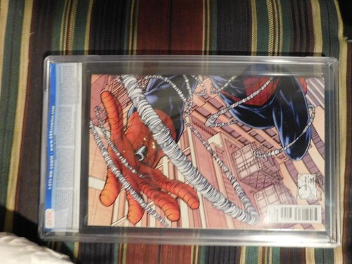 MARVEL GRADED CGC 9.8 AMAZING SPIDER-MAN#700 QUESADA VARIANT COVER NEW NEW - Picture 8 of 12