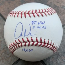 DONTRELLE WILLIS AUTOGRAPHED 1ST WIN 3-14-03 INSCRIPTION 19/135 TRI STAR STICKER