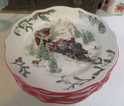 Better Homes Gardens Heritage Winter Forest TRAIN Steam Engine 9'' Plate Cream