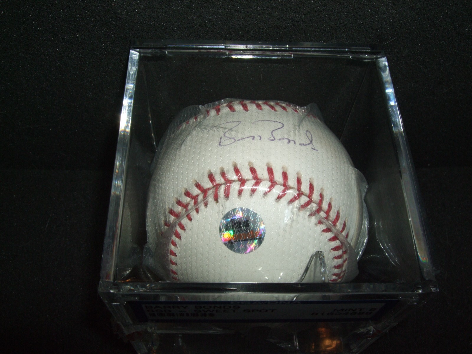 Barry Bonds Autographed Baseball PSA/DNA Authenticated with Grade 9 (Snow White) view 3