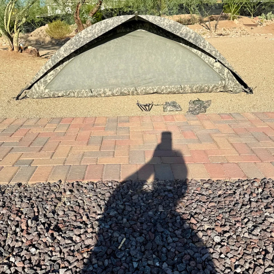 Sistema de refugio de combate de tienda militar de EE. UU. ACU digital para una persona 072 Foto 2 de 4