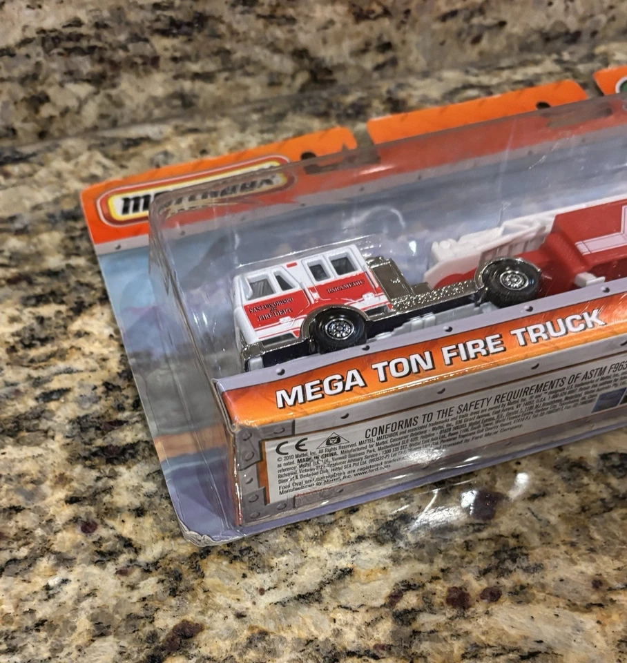 2010 SAN LUIS OBISPO Matchbox MBX Mega Ton Fire Truck With Detachable Cab NIB - Image 3 of 4