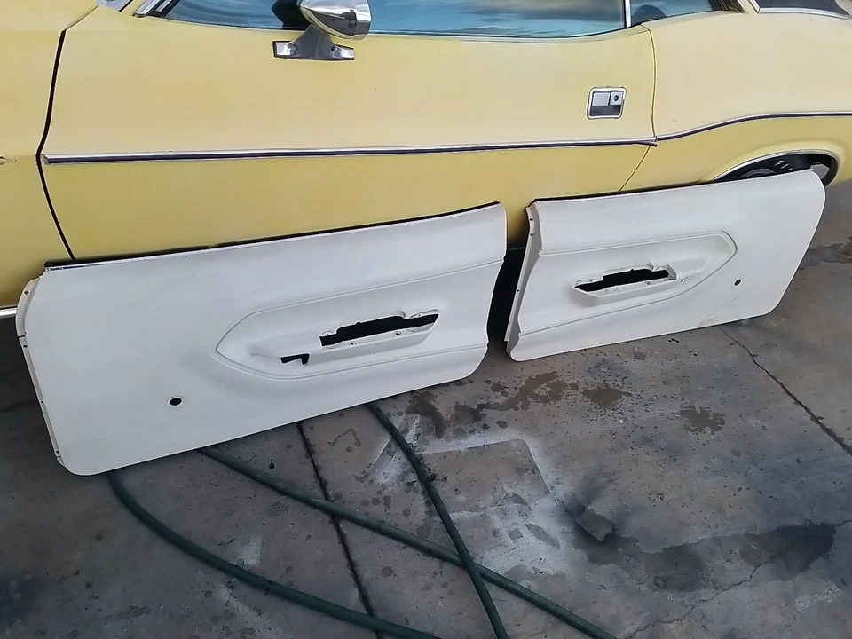 PLYMOUTH BARRACUDA 1970 1971 PANEL PUERTA DELANTERA BLANCO MOPAR CUDA ORIGINAL  Foto 2 de 4