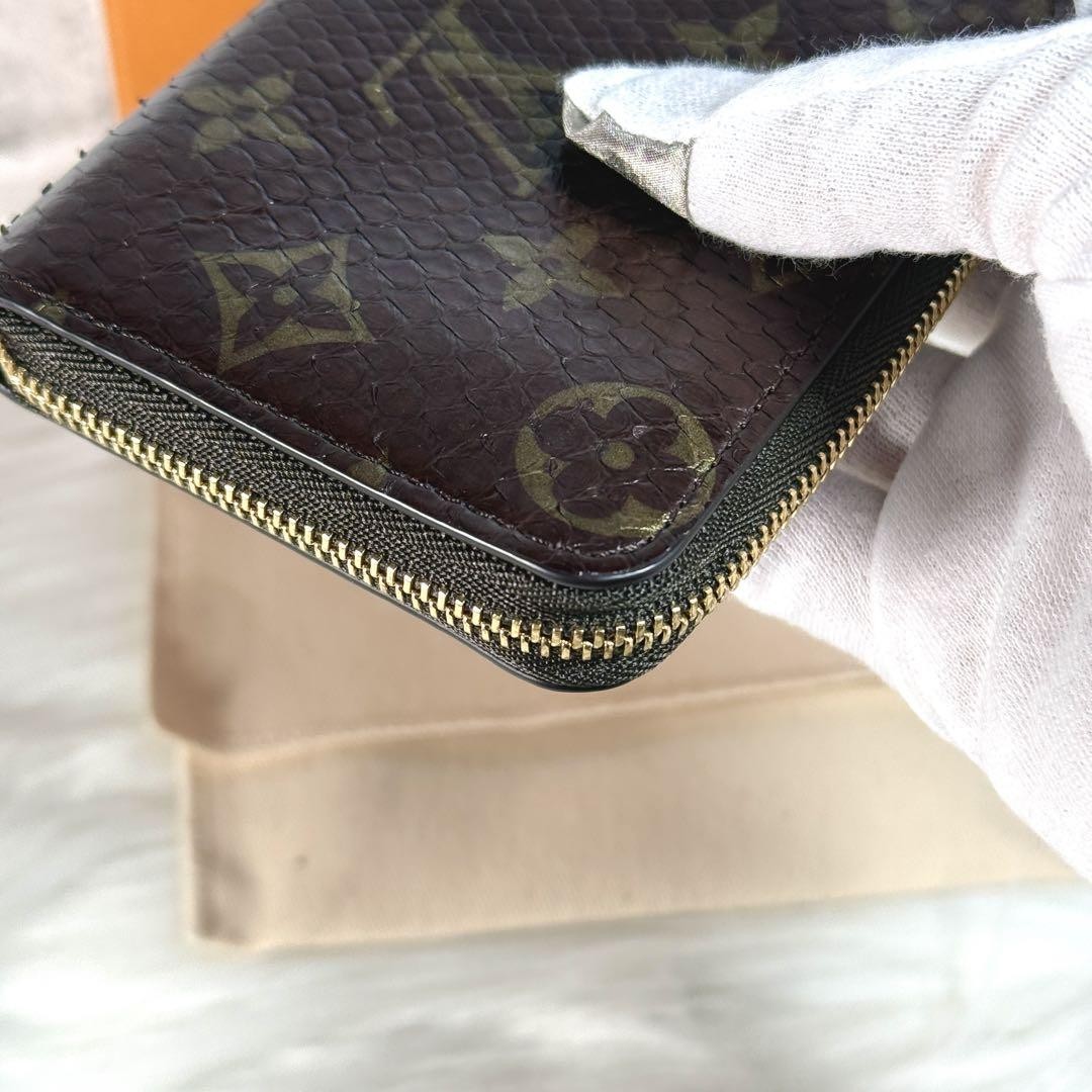 Excellent Condition Louis Vuitton Python Monogram… - image 9