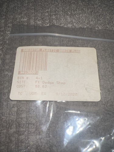 OEM FREIGHTLINER BHT N4138001 DRAIN PLUG, RADIATOR - Picture 2 of 4