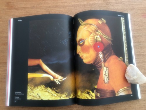 SYSTEM Magazine #5 Spring/Summer 2015 Giorgio Armani Juergen Teller Valentino - Picture 16 of 17