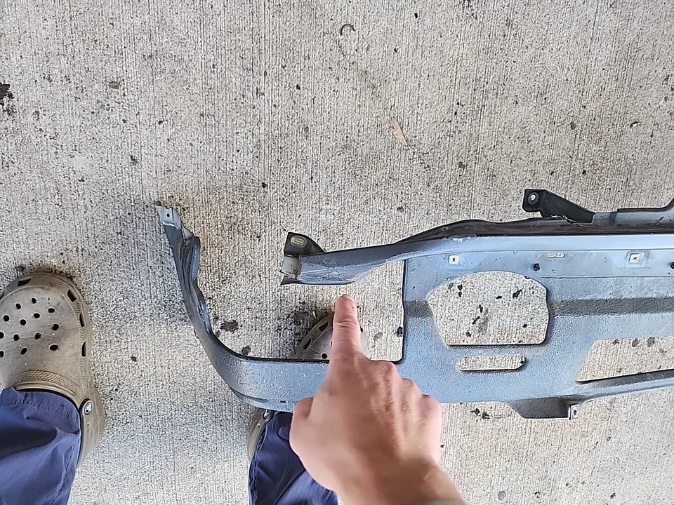 READ 1984-1985 BMW 325e Front Metal Bumper Valance Early E30 325 Coupe Sedan 55 Foto 2 de 4