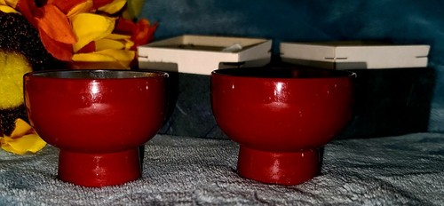 2 Vintage japanische Sake Tassen rot Lack silber gold asiatische Sammlerbox Geschenk - Bild 3 von 12