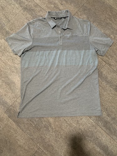 2 Stück Travis Mathew Herren Kurzarm Golf Poloshirts XXL Stickerei/Signatur - Bild 19 von 21