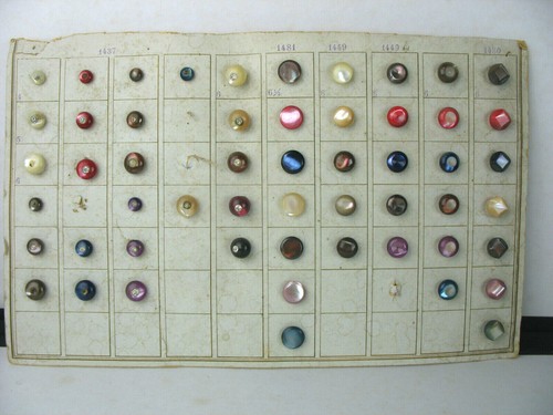 Ancienne Plaquette De Boutons – Couture Et Mode, France, Vers 1900-1930