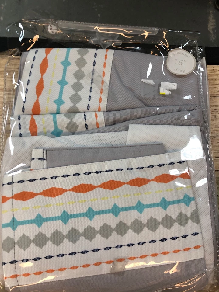 Falda de cuna Wendy Bellissimo Sawyer bebé en blanco gris naranja selva Foto 2 de 2