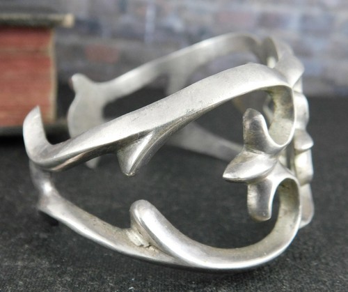 Vintage 925 Sterling Silver Open Work Fleur De Lis Cuff Bracelet - Picture 5 of 8