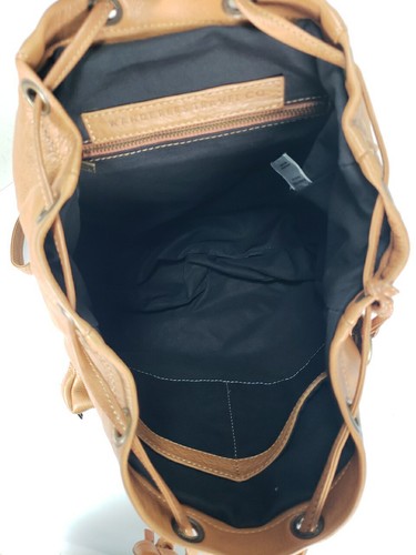 WANDERERS TRAVEL CO. THE BRYON TAN SOFT LEATHER BUCKET STYLE BACKPACK WOMEN'S - Picture 17 of 19