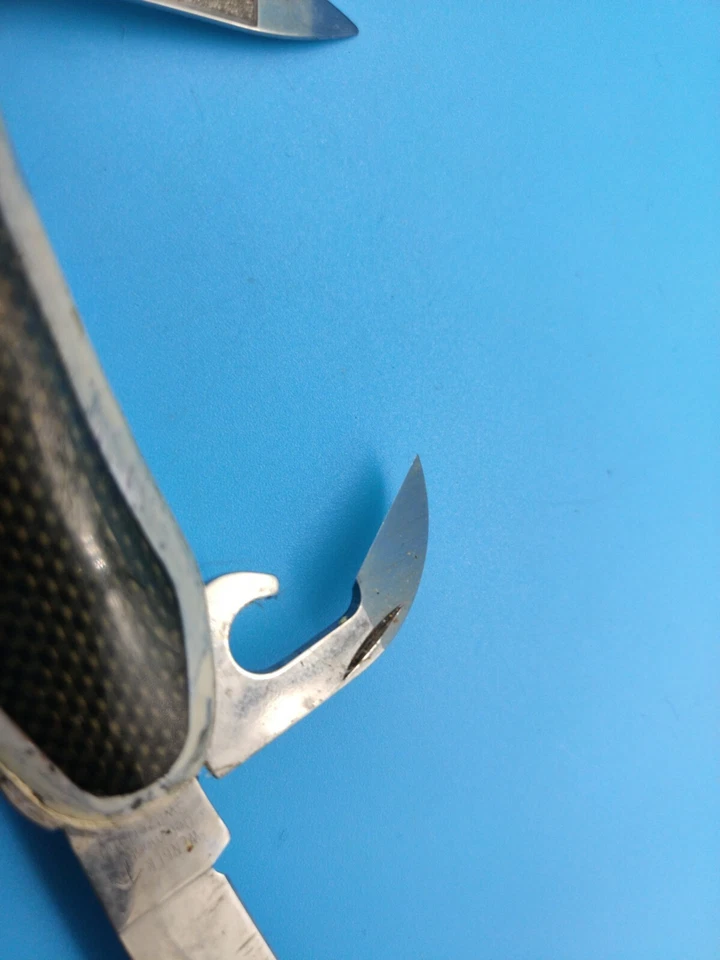 Swiss Army Wenger Discontinued Jorg Hysek Knife Luxury Used Damaged Carbon Fibre - Image 3 of 4