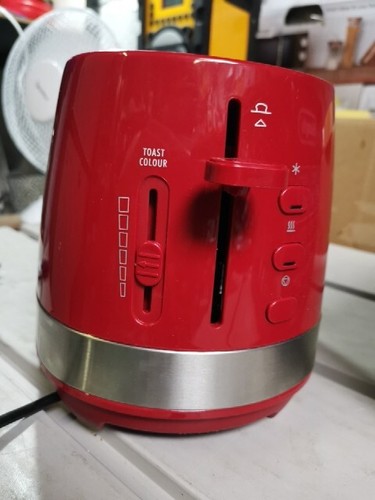 De'Longhi 2 Slice 800W Toaster - Red (CTLA2003.R) - Picture 2 of 3