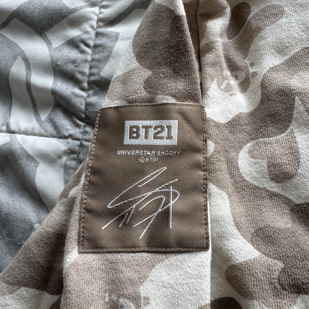BTS BT21 K-Pop New Hoodie Shooky Rare Tan Camo Authentic Bighit Adult Size Mediu View 4