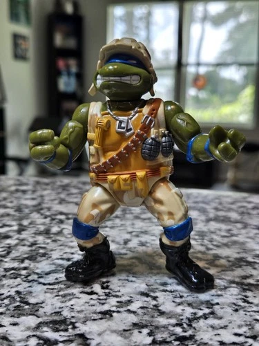 Vintage 1991 Teenage Mutant Ninja Turtle LIEUTENANT LEO Action Figure TMNT