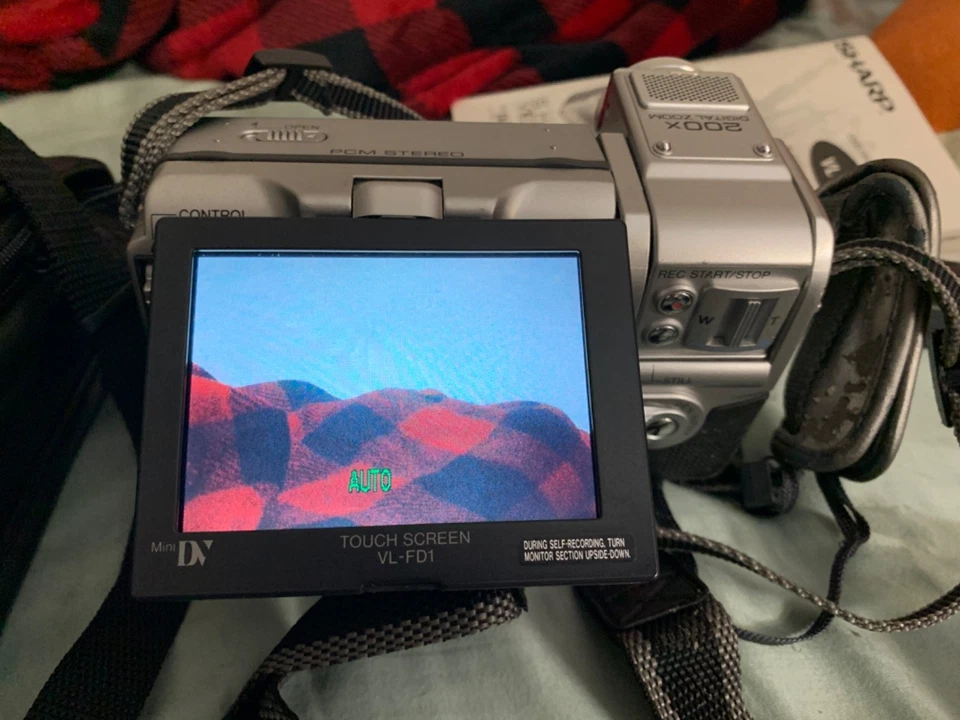 Sharp - VL-FDIU - Mini DV Touch screen 200x Digital Lens Viewcam W Case, + More - Image 2 of 4