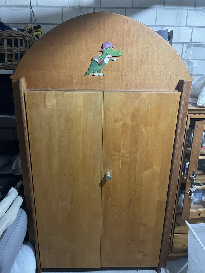 Schrank Helme Heine Sauerkraut Schrank