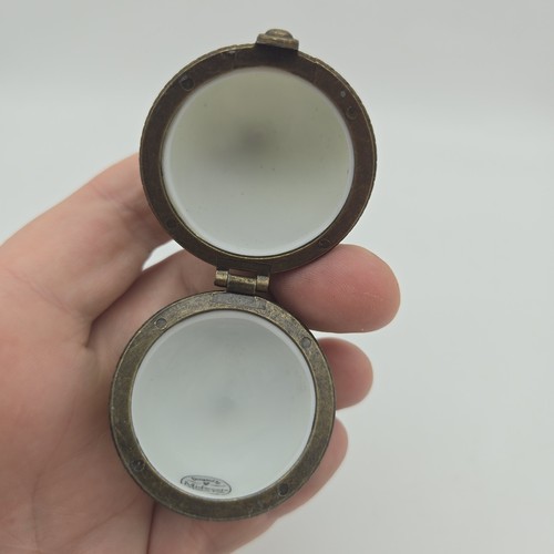 PHB Porcelain Hinged Box Lime Trinket Box Midwest Cottagecore Kitchen Miniature - Picture 4 of 7