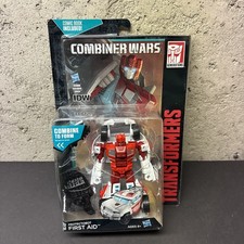 Transformers Generations Combiner Wars Deluxe Class 2014 FIRST AID New SEALED