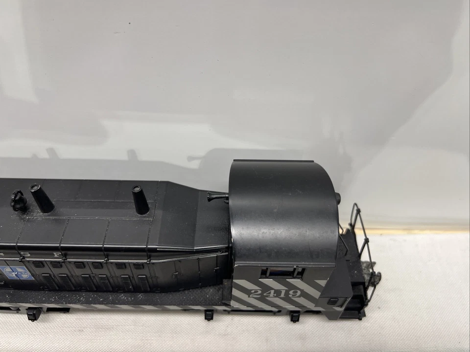 Rail King MTH NW-2 Switcher Diesel Engine SANTA FE #2419 PS1 - Image 4 of 4