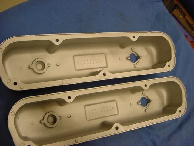 Ford / Mustang 221-351W Weiand Finned Aluminum Valve Covers - Image 3 of 3