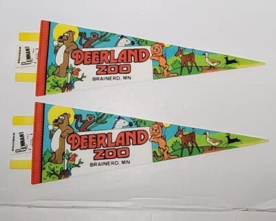 2x VINTAGE 15.75'' LONG SOUVENIR DEERLAND ZOO PENNANT Brainerd MN Retro Vtg 1990s