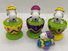 2001 Whitman’s Candies Peanuts Snoopy Empty 4” Easter Egg Cups & Plane Figure