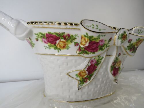 MINT ROYAL ALBERT OLD COUNTRY ROSES LARGE 17" WIDE CENTERPIECE BASKETWEAVE BOWL - Picture 3 of 9
