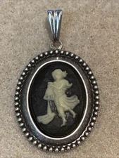 HUGE SALE *LAST ONE*VINTAGE ZODIAC PENDANT. black/silver-NEW- "AQUARIUS"