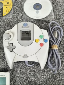 Sega Dreamcast Console - Tested Working - Two Controllers, VMU, Leads & 5 Games