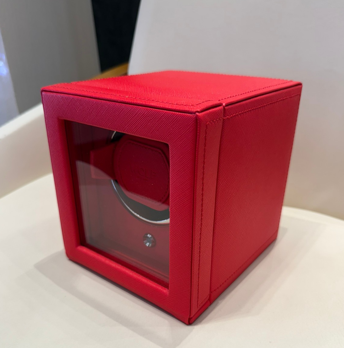 WOLF Cub Single Watch Winder with Cover in Tutti Frutti Red  display picture 1