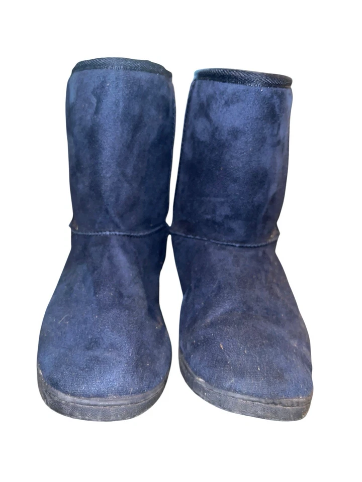 Women’s Blue DAWGS Size 8 Fur Lined Boots - Image 3 of 4