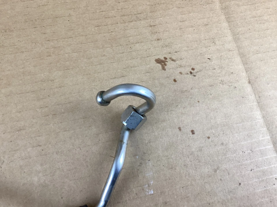 Audi A5 Quattro 2010-2015 2,0 L línea de riel de combustible 06J127501M OEM Foto 4 de 4