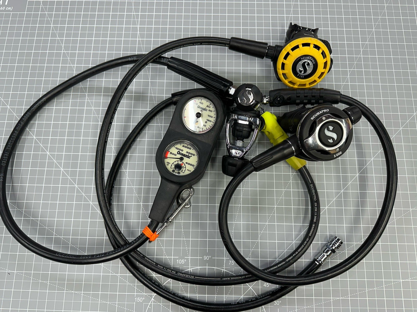 Scubapro Mk25 EVO/S600 Regulator/ R195 Octo with Console And Carry Bag