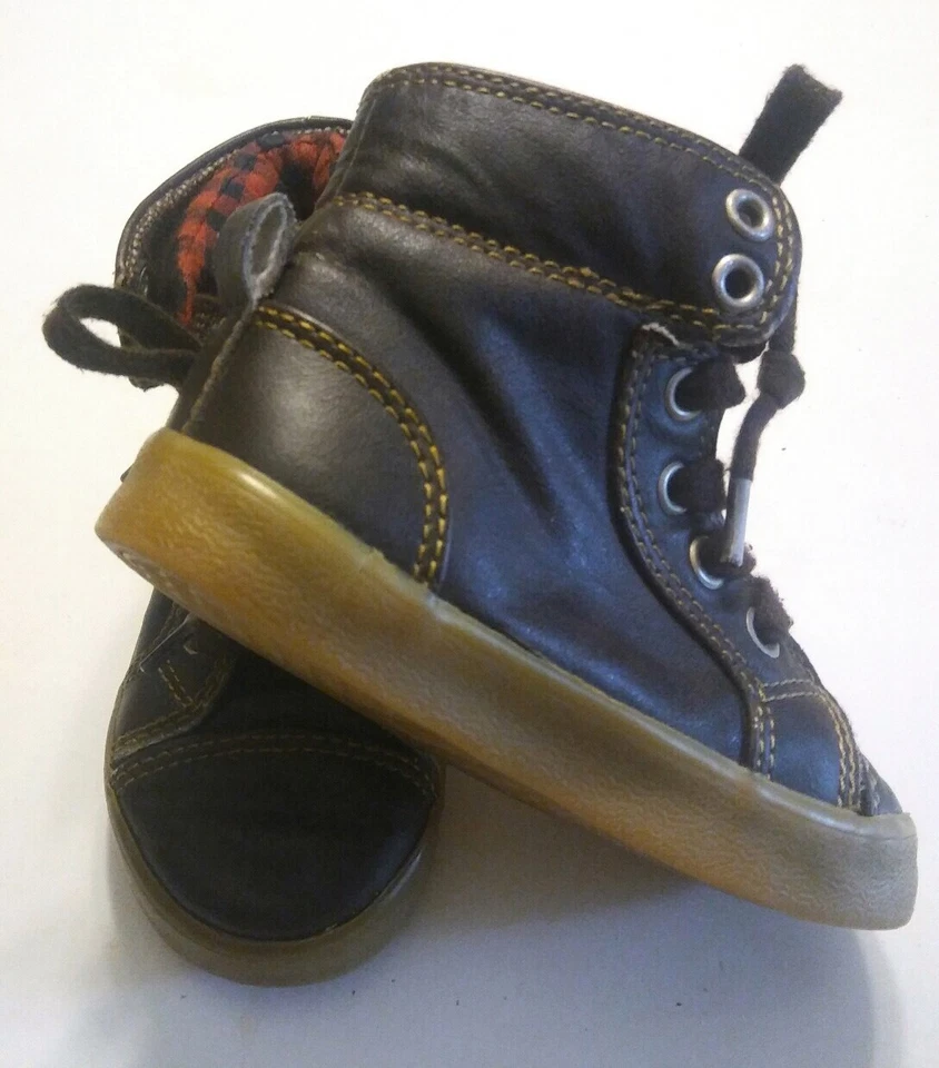 Bebé GAP Niños Talla 6 "HiTop" Marrón Franela Botines Zapatos PRE-USADOS Foto 2 de 4