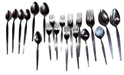 Oneida Community Stainless USA SATINIQUE 20 Pieces (Older Style) Flatware