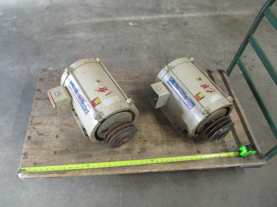 Motor de CA GE 5KS213AD206B 213T 7,5 hp 3 ph 1750 rpm Foto 3 de 4